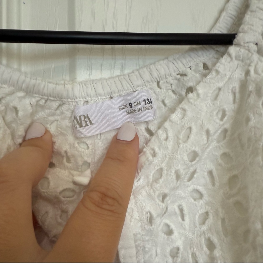 ZARA Kids Eyelet Lace Fabric and Puff Sleeves Top - Picture 4 of 6
